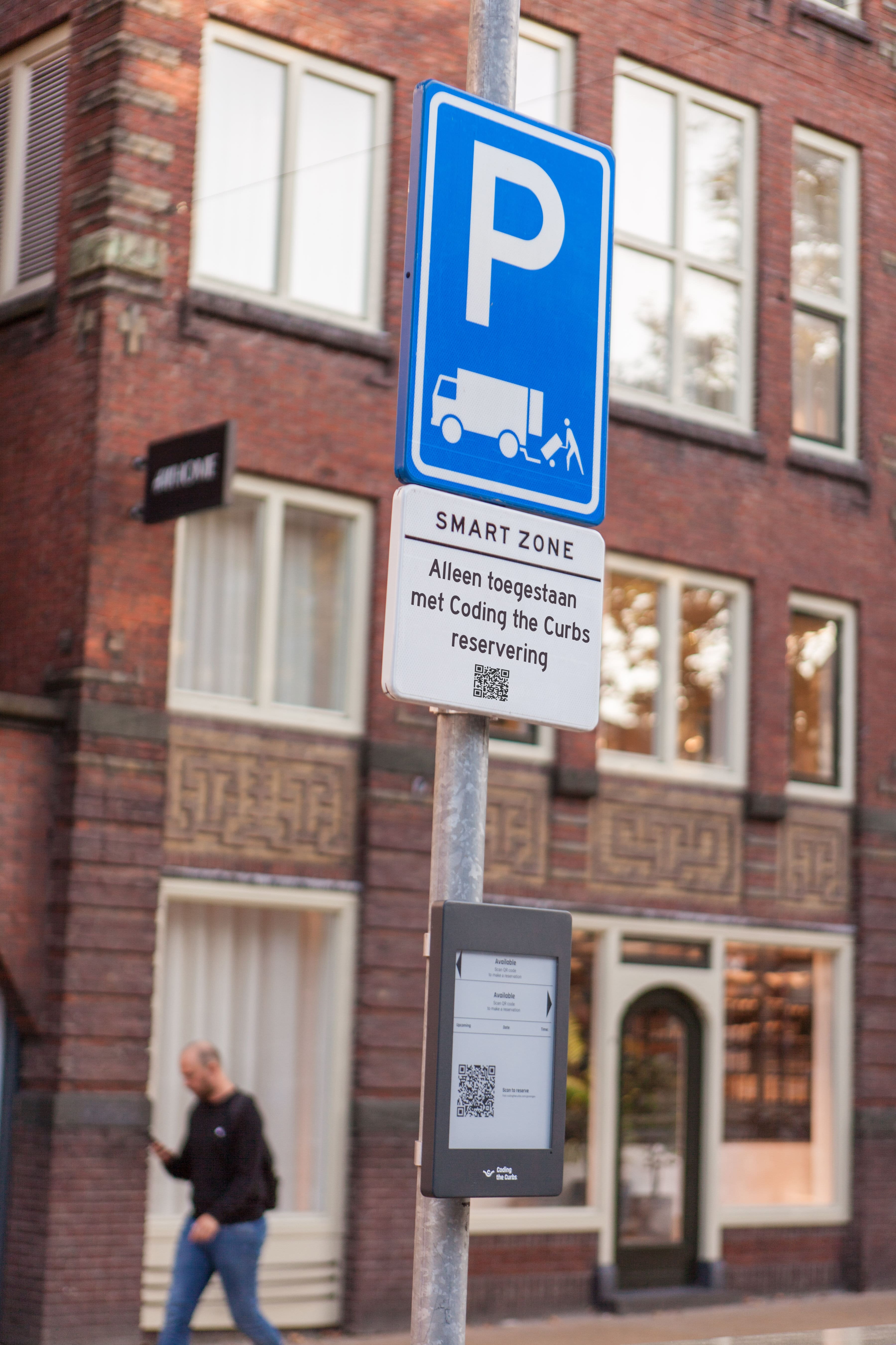 Improved Curbside Management through Smart Zones in Groningen